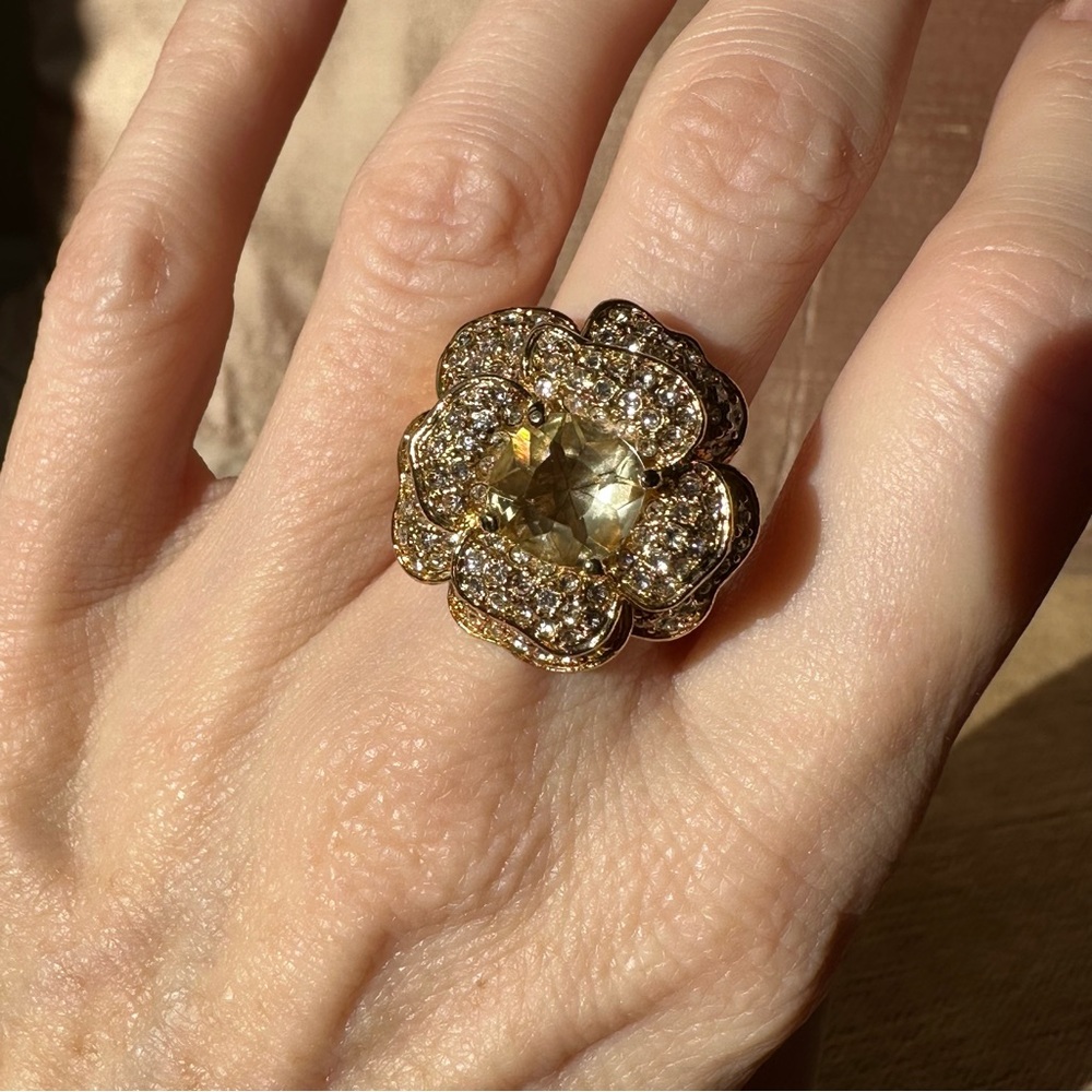 Stella & Dot Belle Fleur crystal flower ring, gold, size 7 adjustable